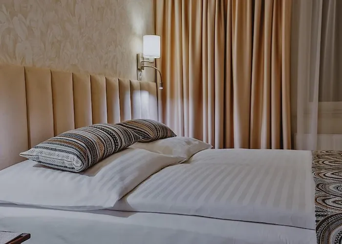 & Dom-blach צ'אפלארי