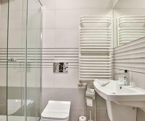 לינה וארוחת בוקר & Dom-blach 3*